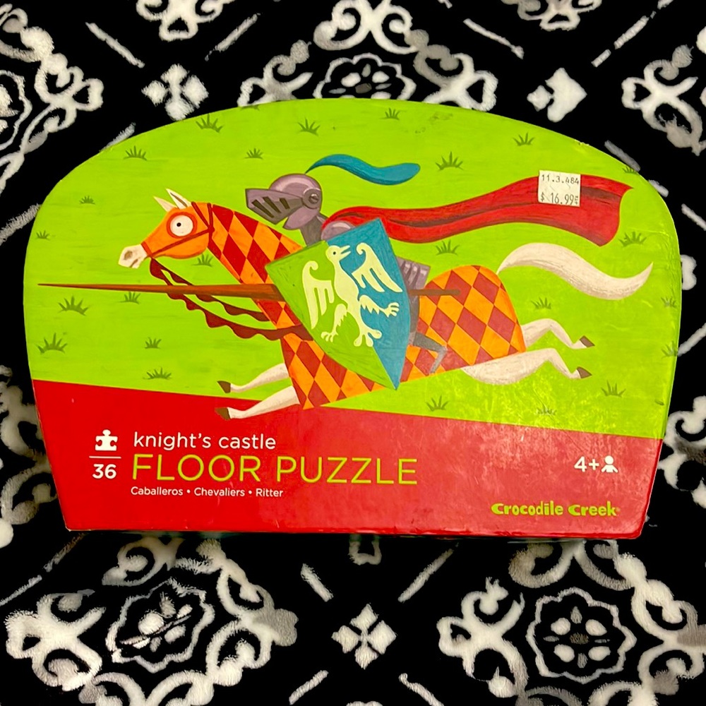 Knights castle floor puzzle. 36 pieces. Ages: 4+